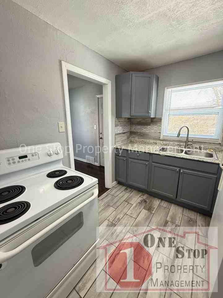 4509 Monroe Ave - Photo 6 of 11