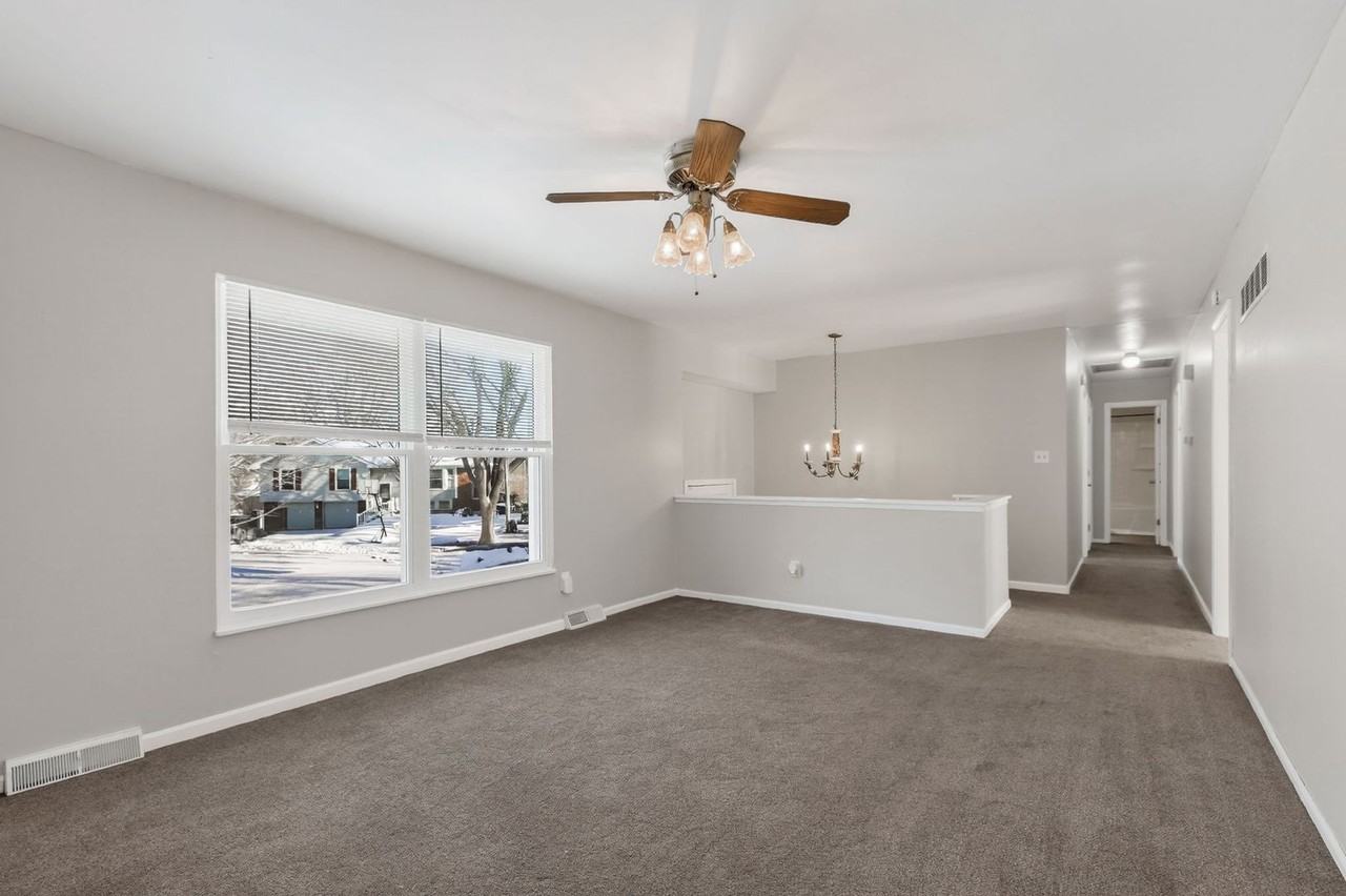 508 Ne Shiloh Cir - Photo 5 of 24