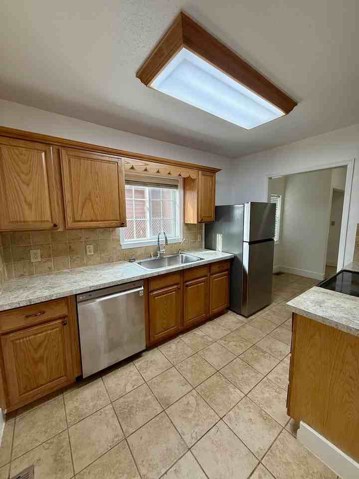 2312 W Liberty Ave - Photo 5 of 23