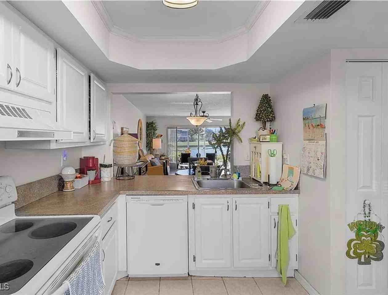 7069 Quail Run Ct E - Photo 3 of 11