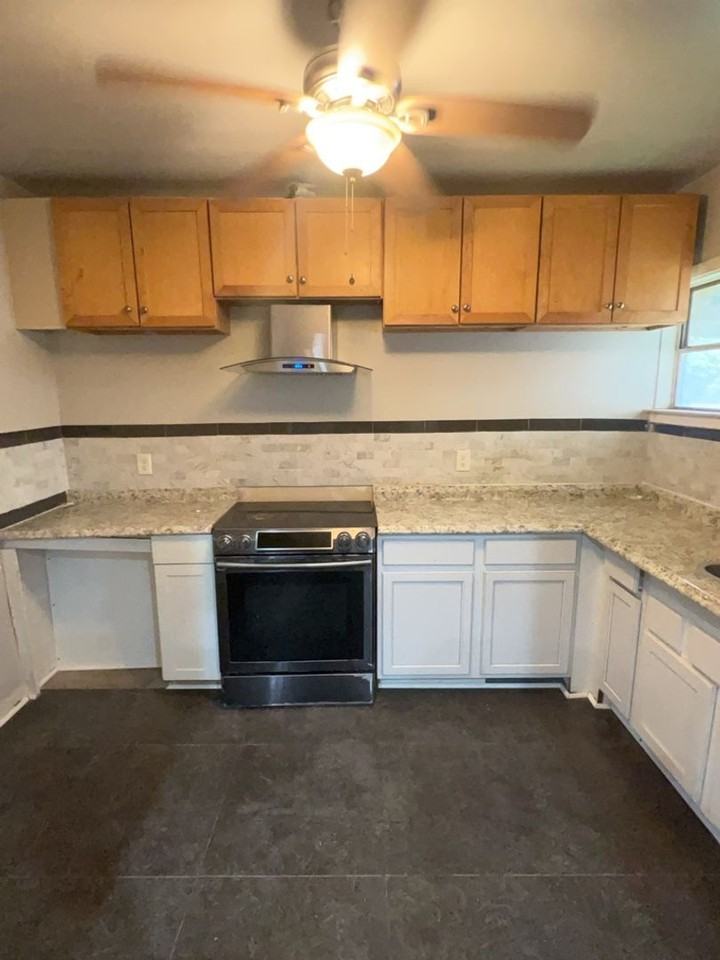 3426 Tampa St - Photo 4 of 8