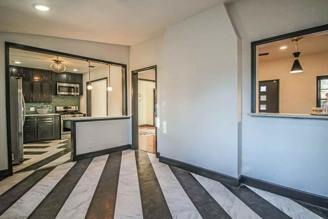 2415 25th St - Photo 6 of 34