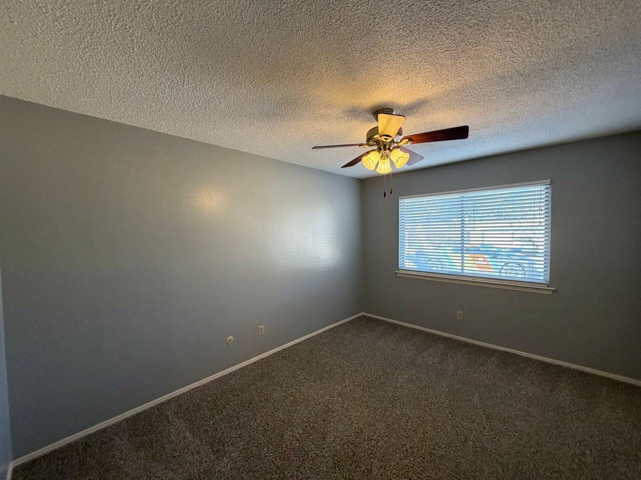 2828 Indiana St Ne - Photo 6 of 37