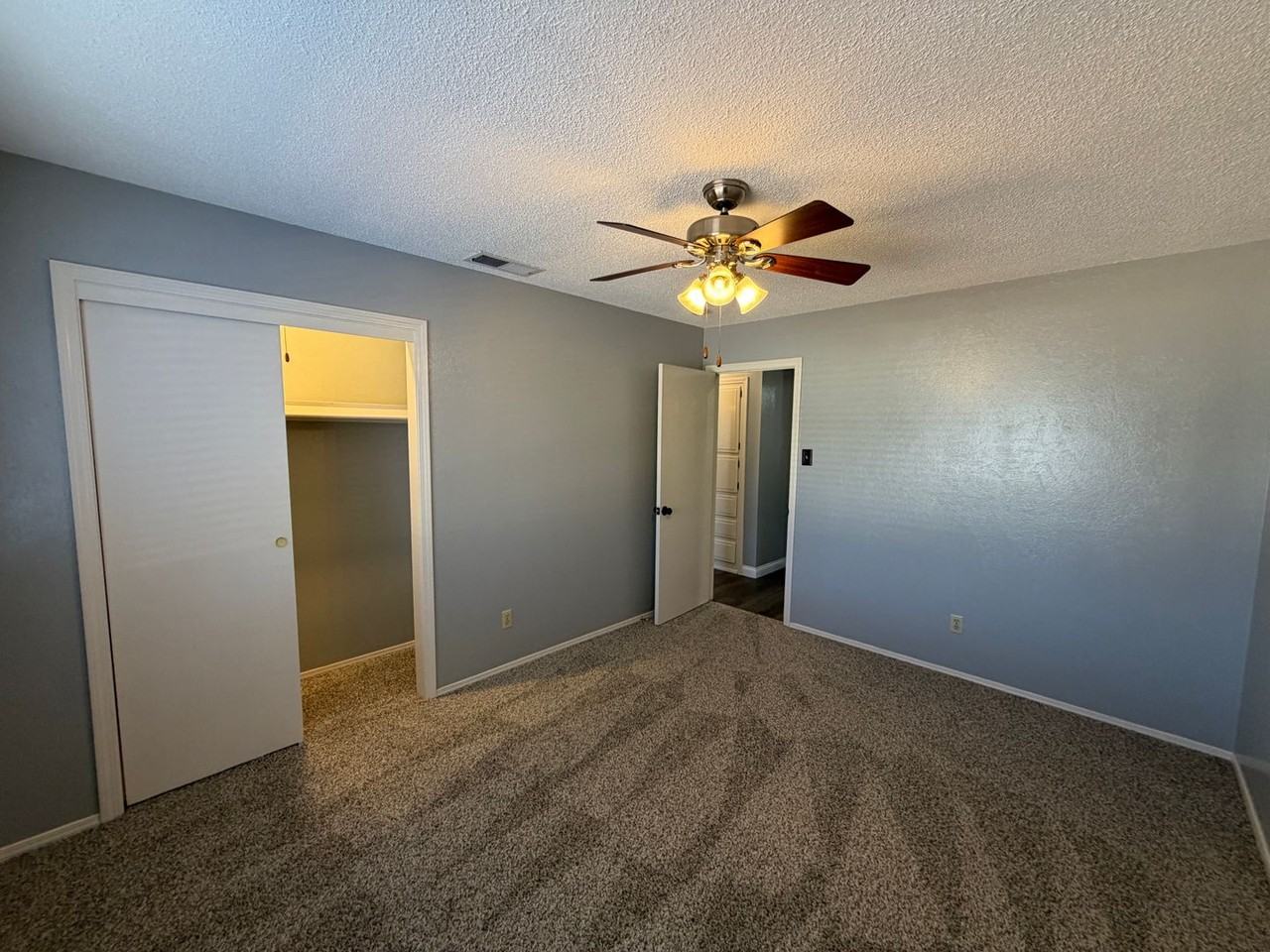 2828 Indiana St Ne - Photo 7 of 37