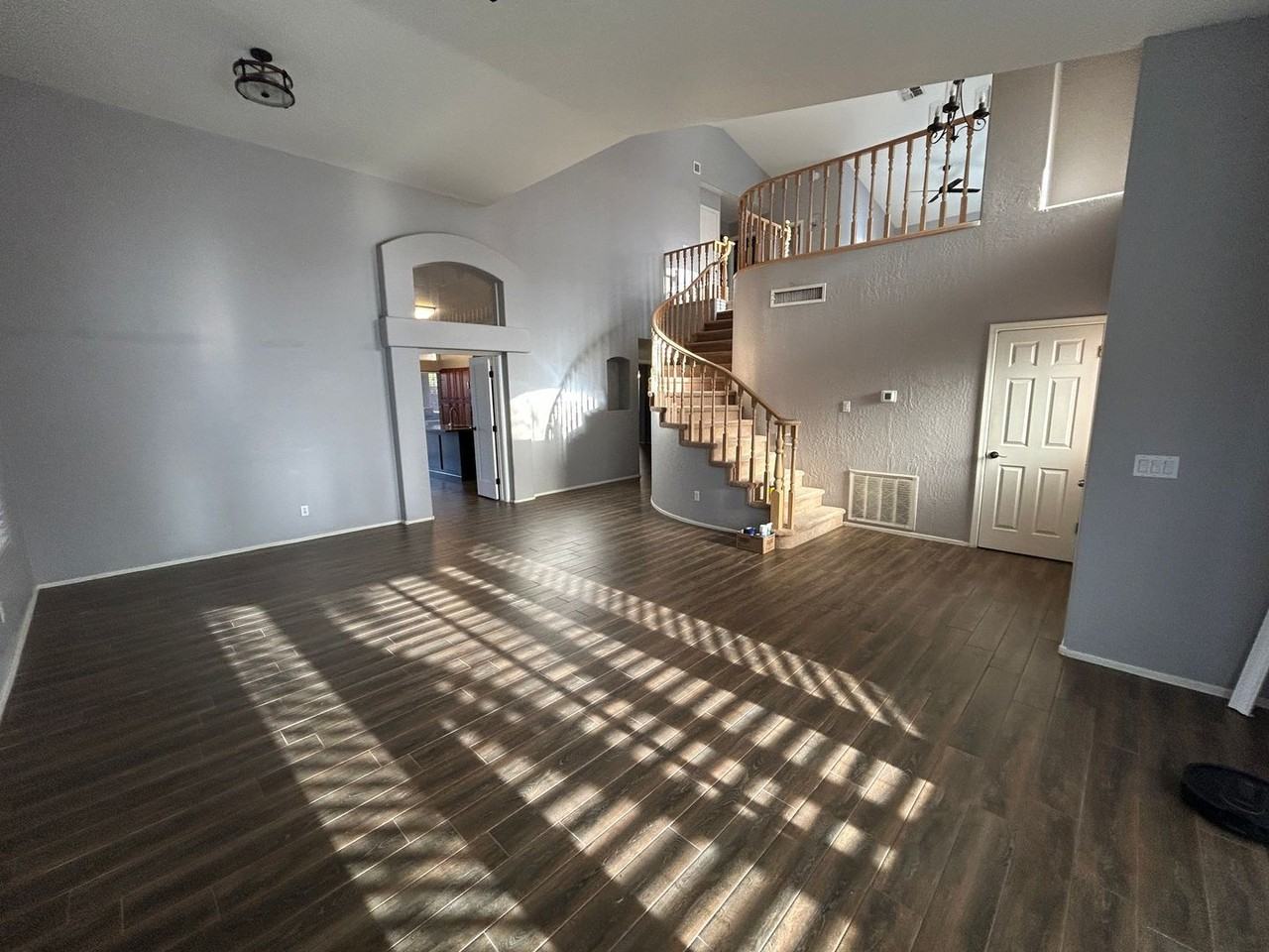 1210 E Briarwood Ter - Photo 4 of 19