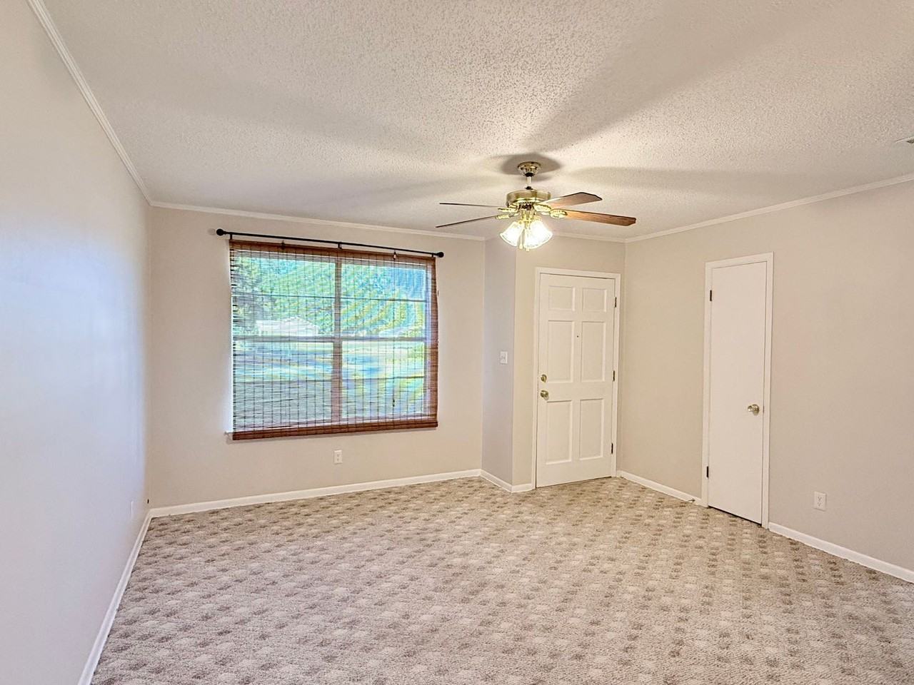 6125 Carr Rd - Photo 2 of 13