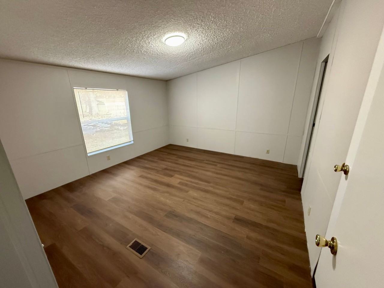 787 Gillen St - Photo 6 of 14