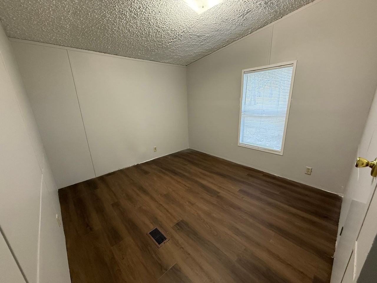 787 Gillen St - Photo 7 of 14