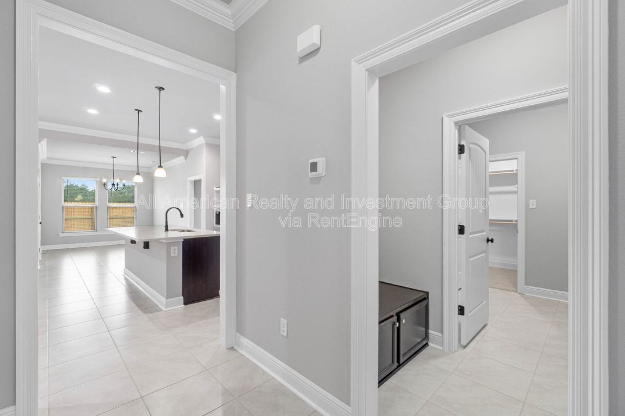 189 Bon Ami Dr - Photo 4 of 30