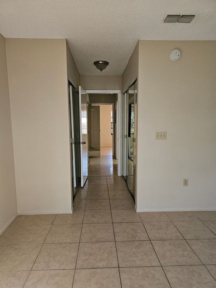 885 Mecca Dr - Photo 2 of 15