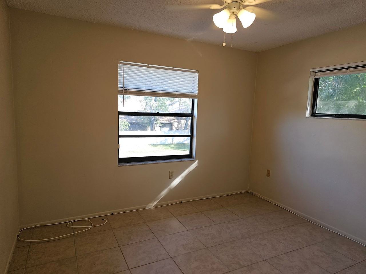 885 Mecca Dr - Photo 6 of 15