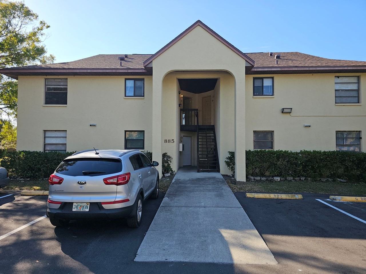 885 Mecca Dr - Photo 7 of 15