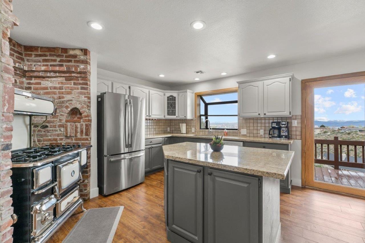 3400 Southampton Dr - Photo 7 of 50