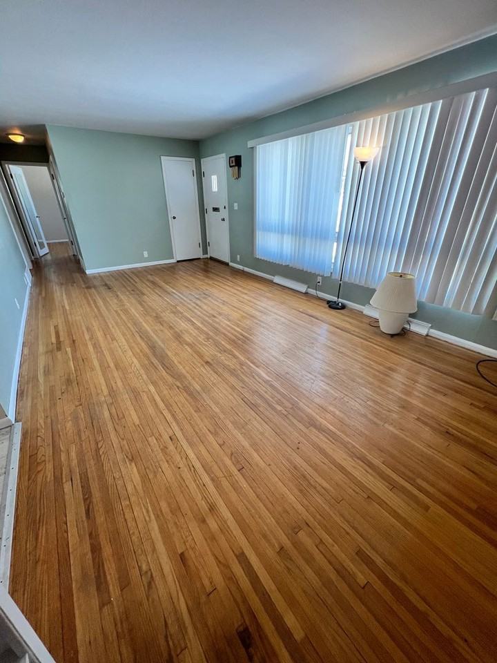 140 E Niagara St - Photo 3 of 24