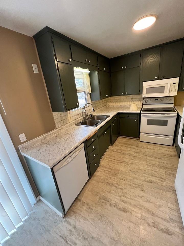 140 E Niagara St - Photo 6 of 24