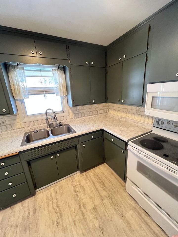 140 E Niagara St - Photo 7 of 24