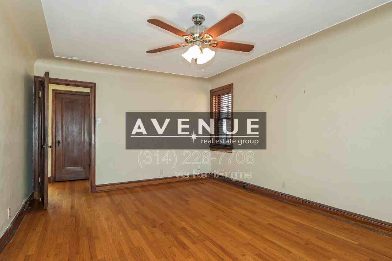 7248 Stanford Ave - Photo 3 of 20