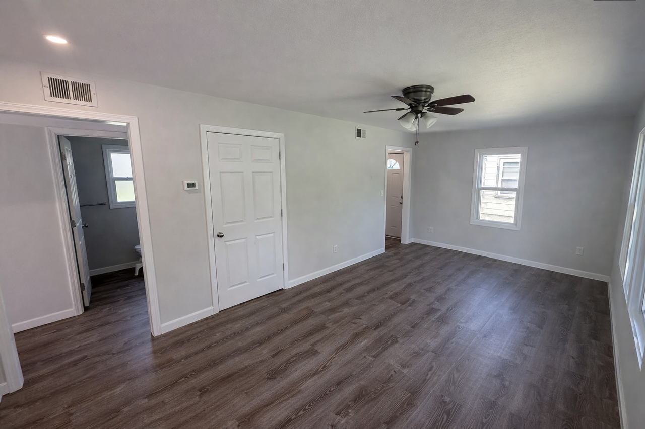 1508 Custer Rd - Photo 2 of 8