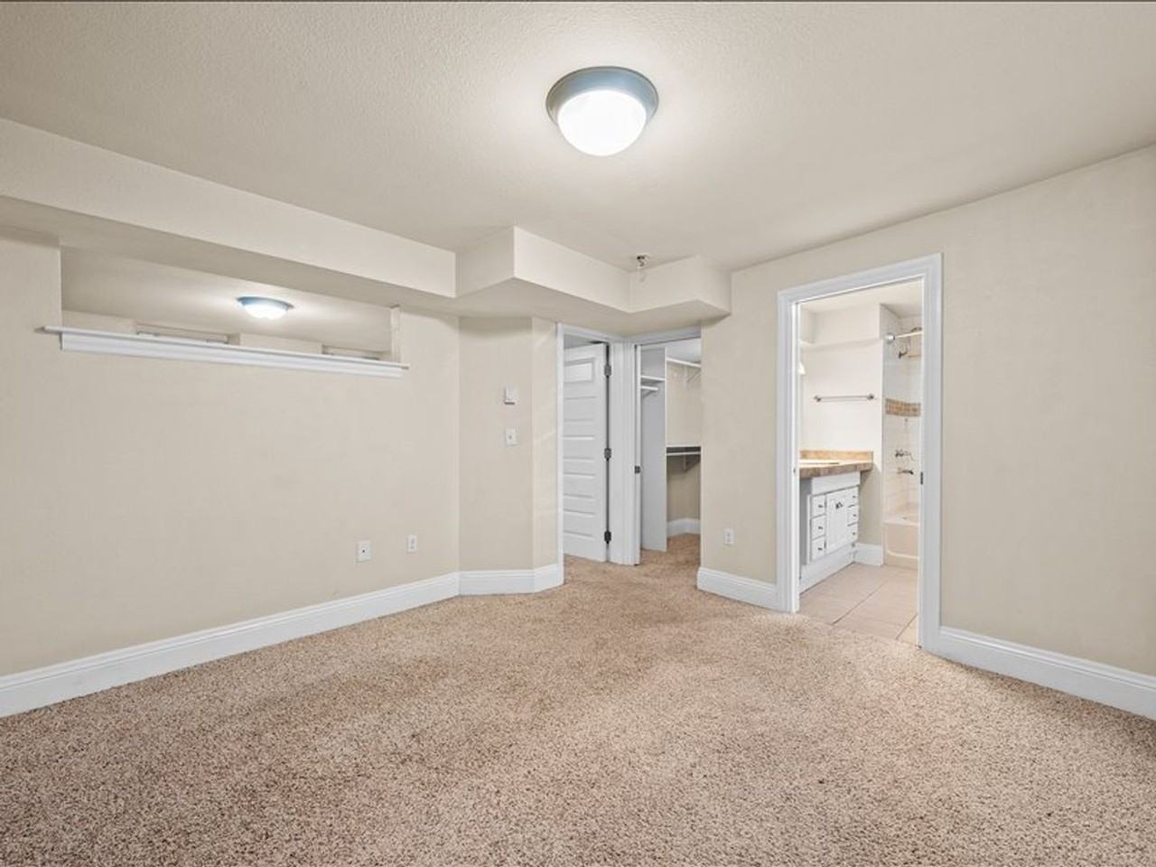 2068 2068 Clarkson - Studio #BS - Photo 7 of 10