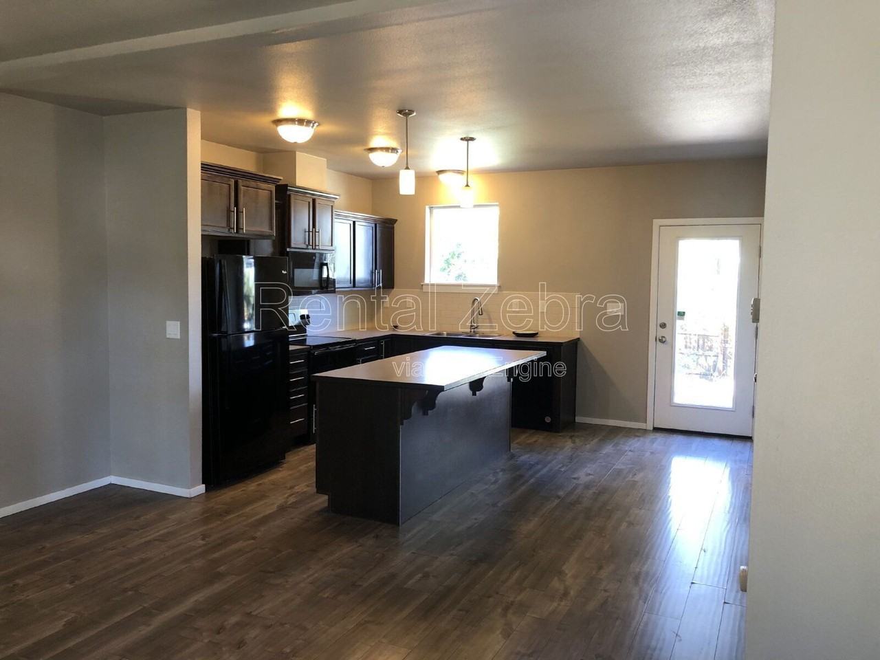 5 Sw Roosevelt Ave #1 - Photo 2 of 27