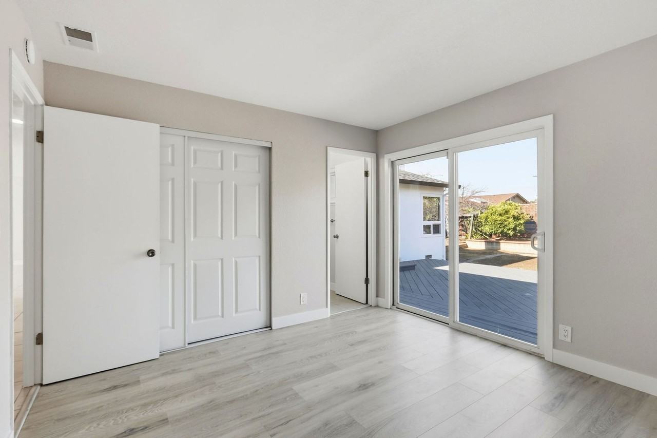 1727 Arana Ct - Photo 4 of 40