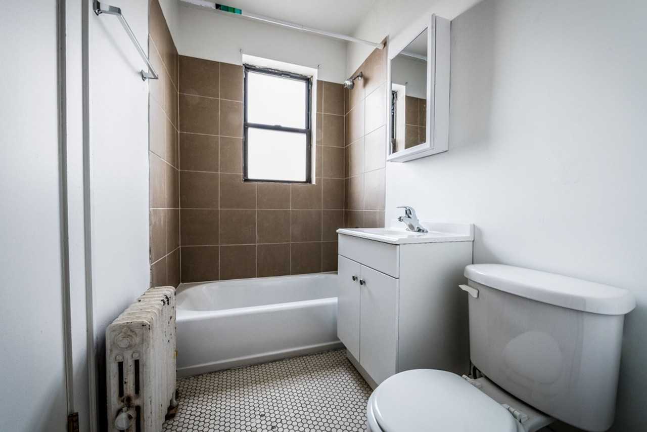 5328 W Harrison St Chicago, IL 60644 - Photo 2 of 16