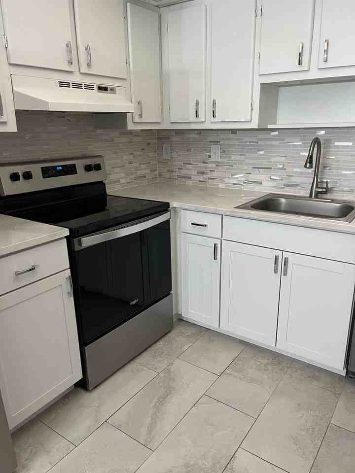 3300 Fox Chase Cir N #226 - Photo 7 of 17