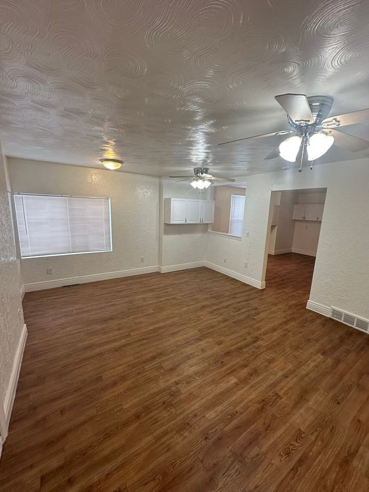 1522 9th Ave - Photo 2 of 14