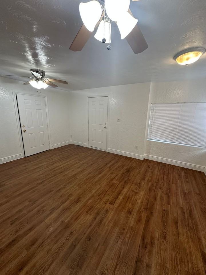 1522 9th Ave - Photo 3 of 14