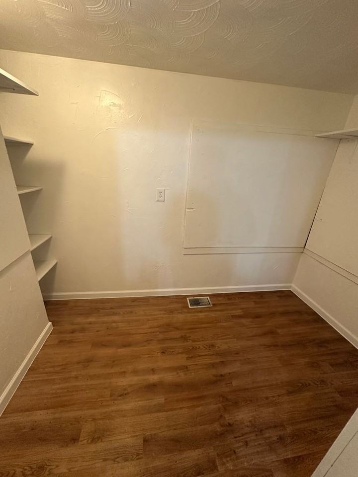 1522 9th Ave - Photo 4 of 14