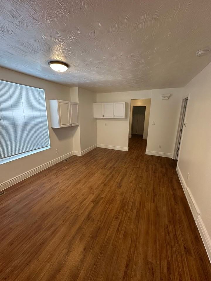 1522 9th Ave - Photo 5 of 14