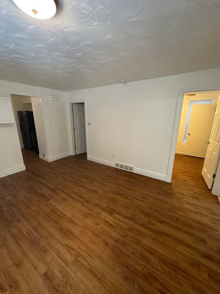 1522 9th Ave - Photo 6 of 14