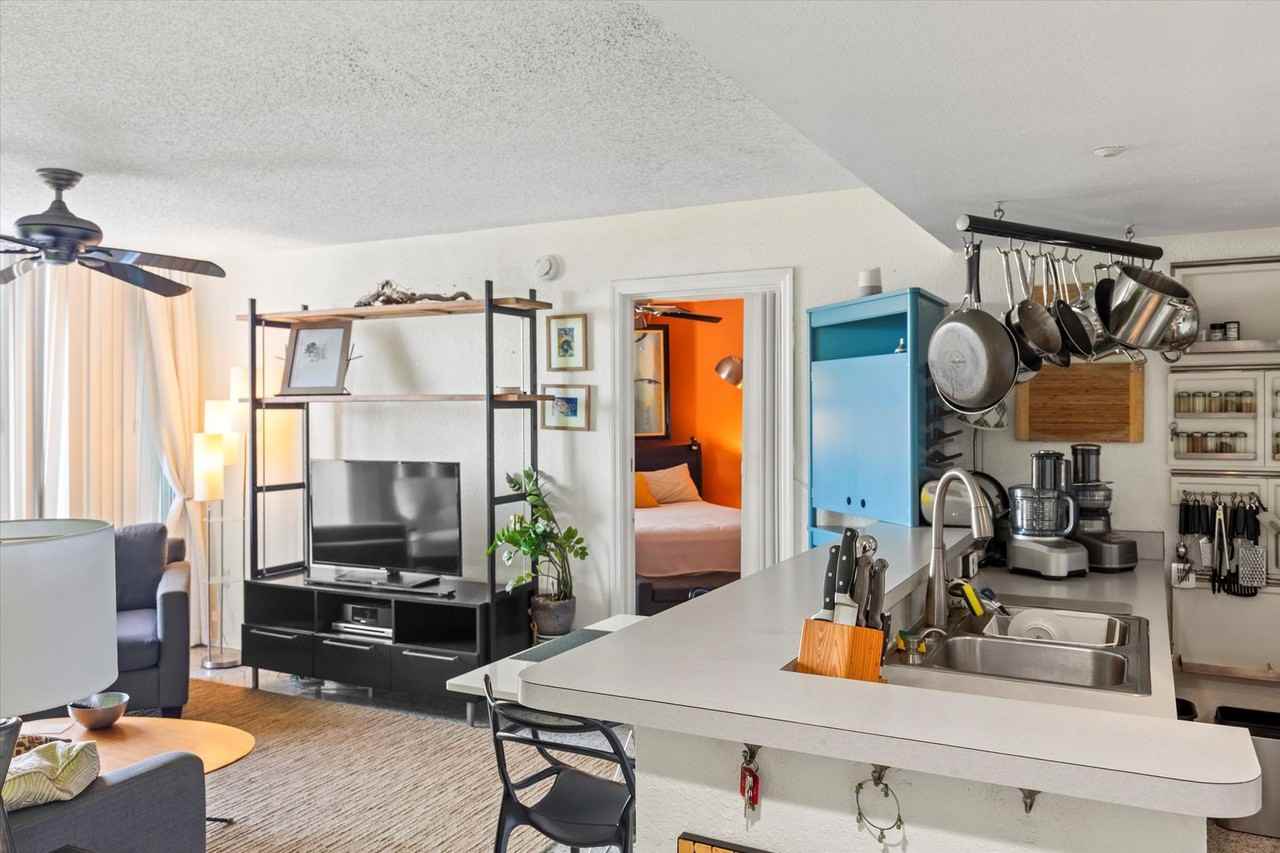 3635 Seaside Dr - Photo 5 of 22