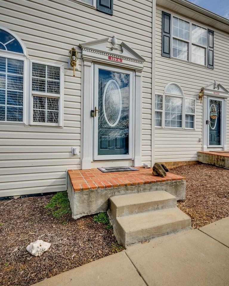 119 Amanda Ln - Photo 3 of 30