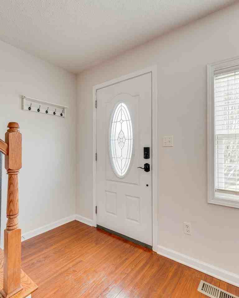 119 Amanda Ln - Photo 5 of 30