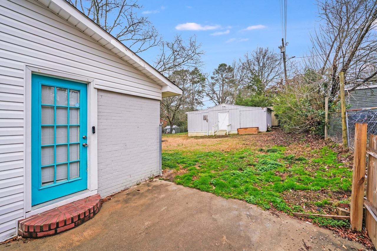 909 Marion St - Photo 7 of 24