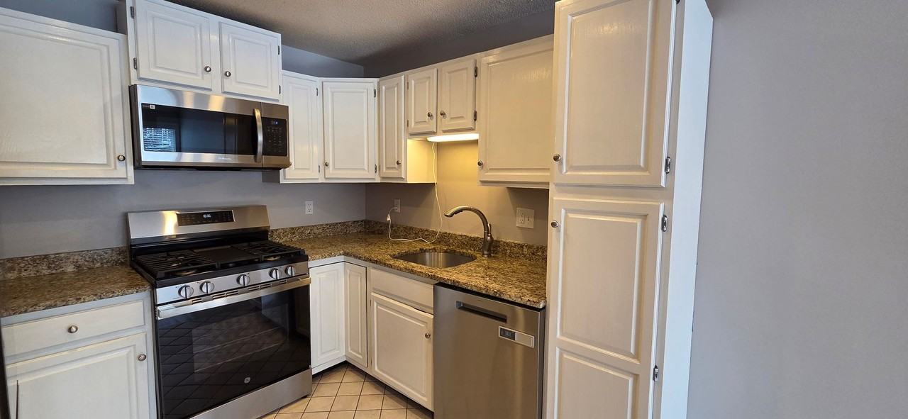 241 Main St - Photo 3 of 19