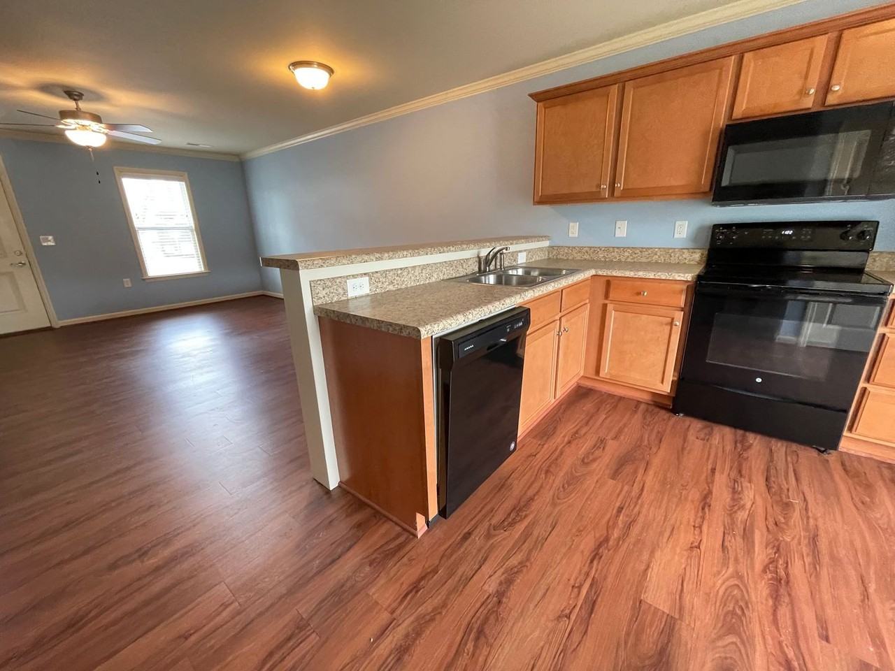 404 Sullivan Loop Rd - Photo 7 of 24