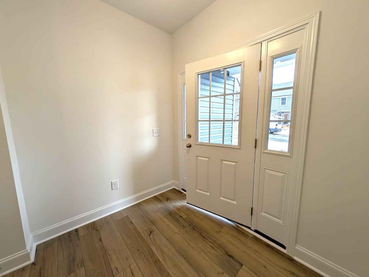7712 Ethora Way - Photo 2 of 24