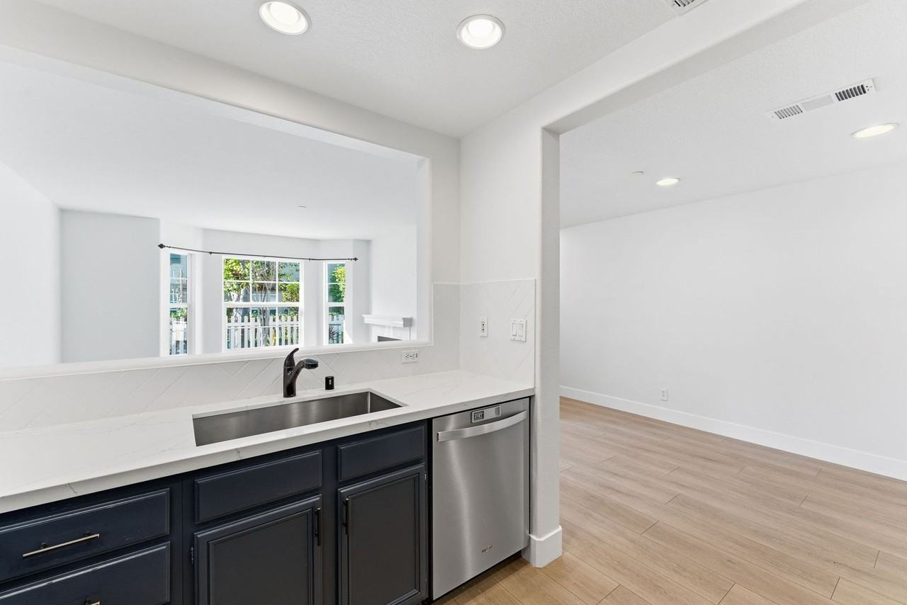 30 Three Vines Ct - Photo 7 of 19