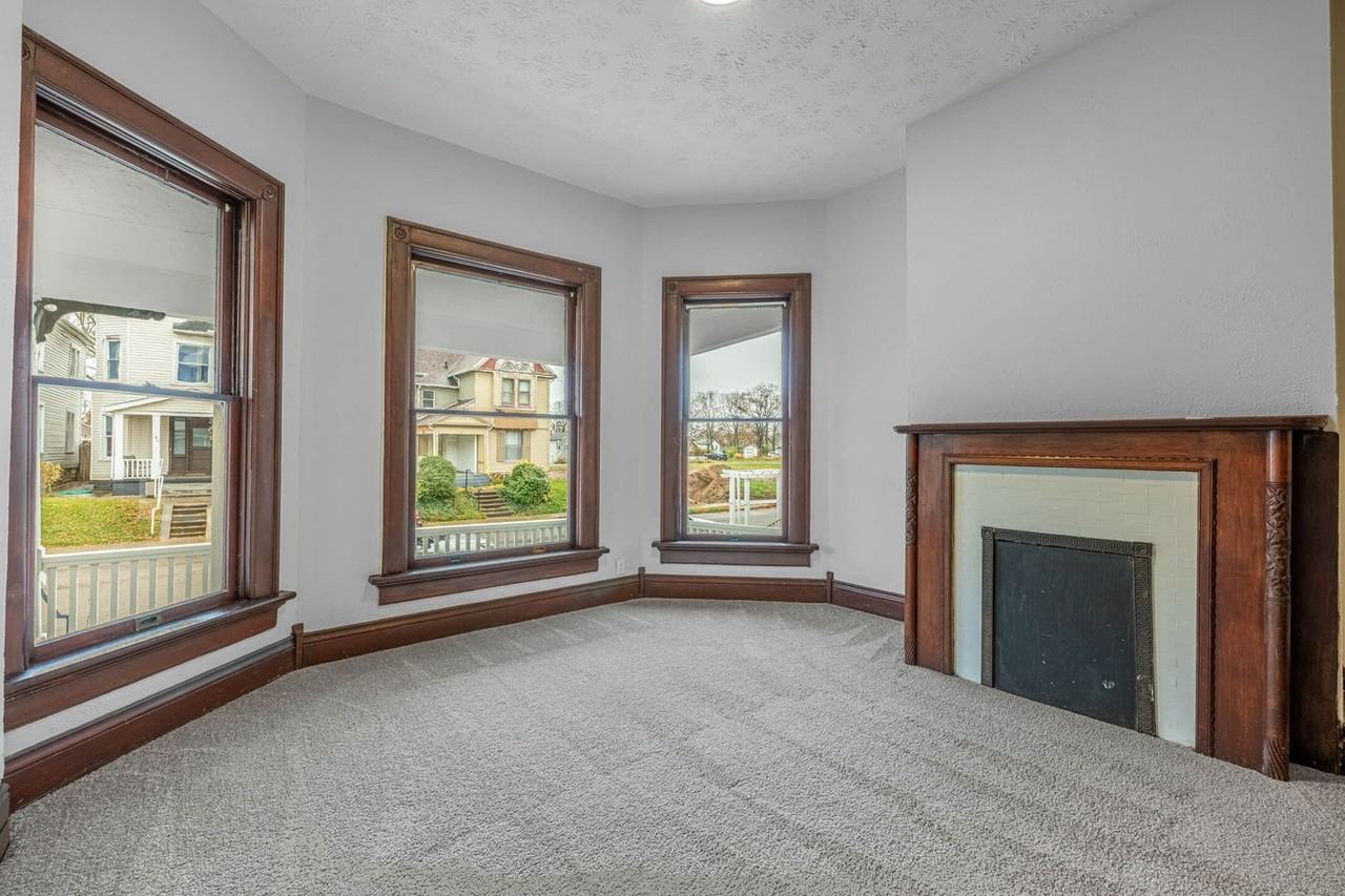 39 Warder St - Photo 4 of 16