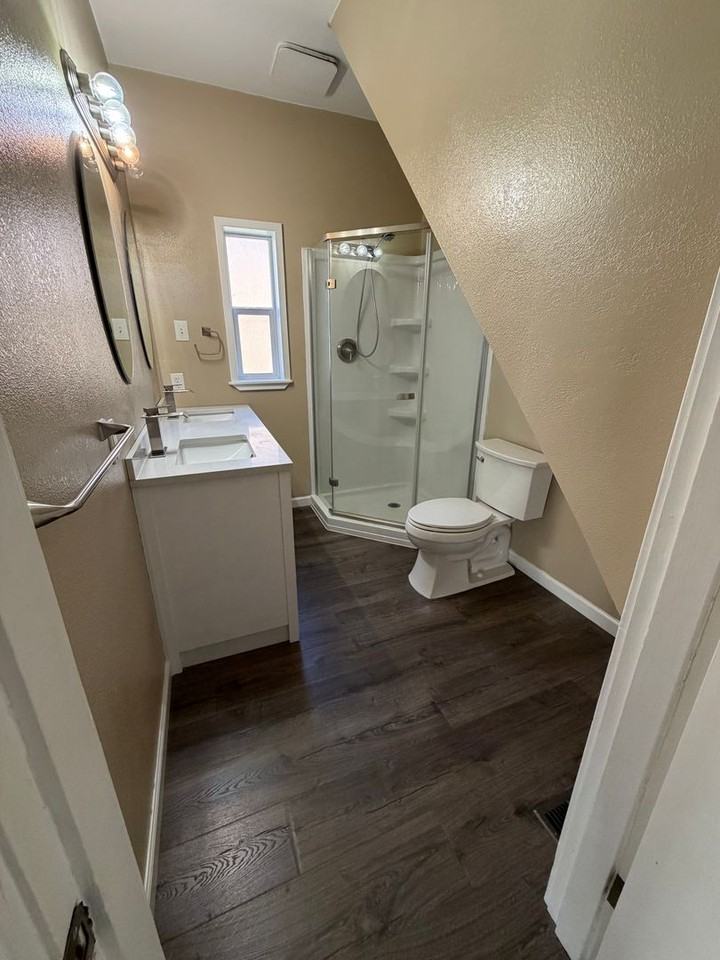 1117 W 1st St - Photo 6 of 12