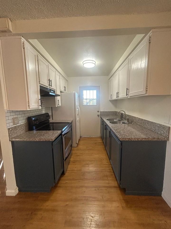 1269 Bryce Way - Photo 5 of 14