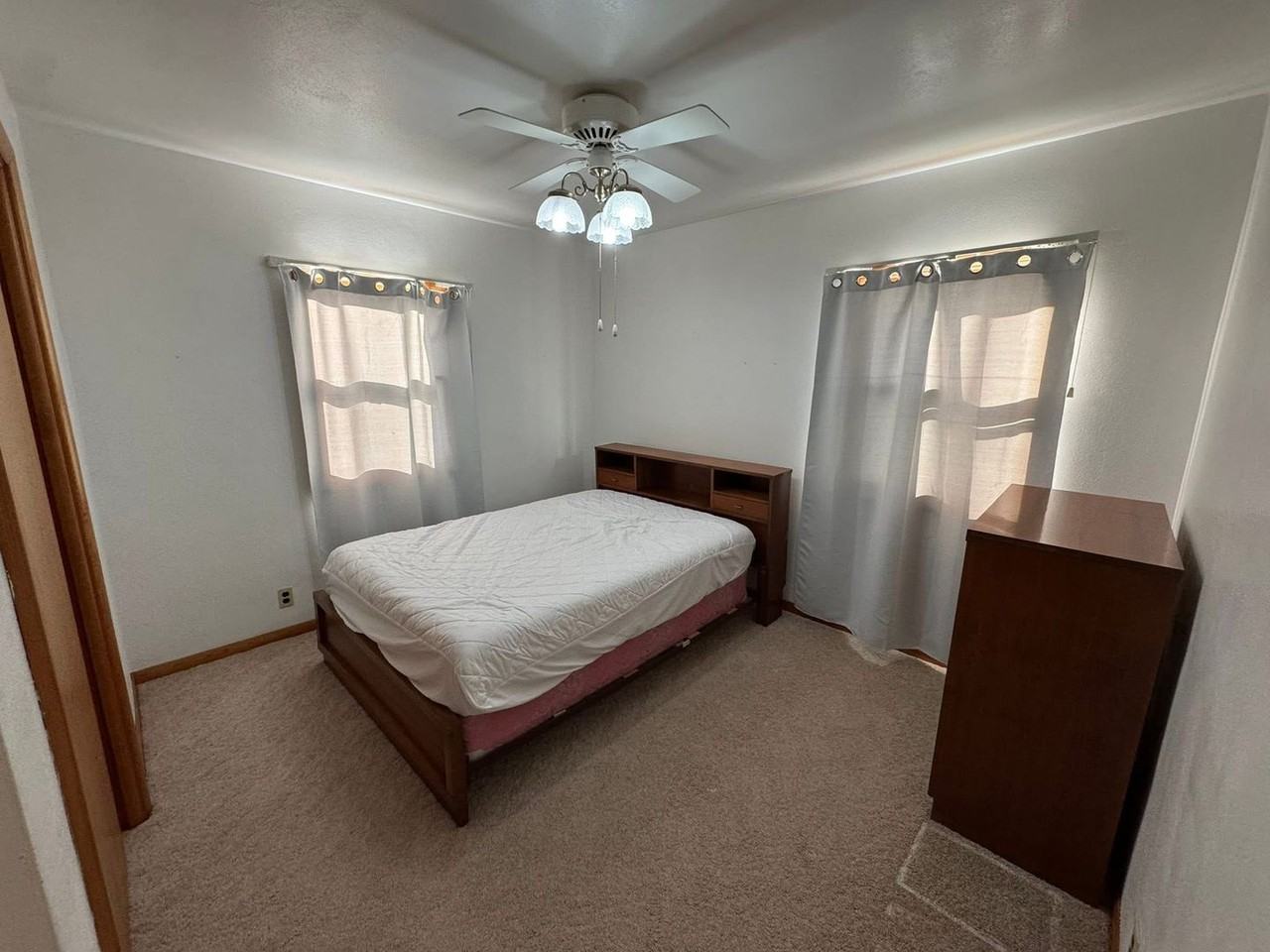 256 Avenue O W - Photo 7 of 11