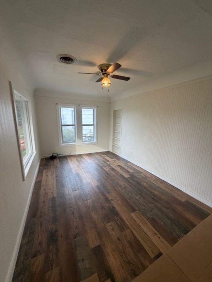 211 E Cherry St - Photo 3 of 13