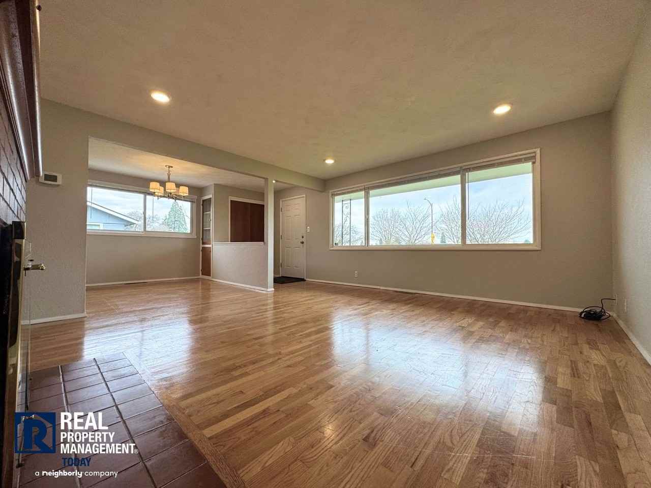 2310 N Shirley St - Photo 5 of 25