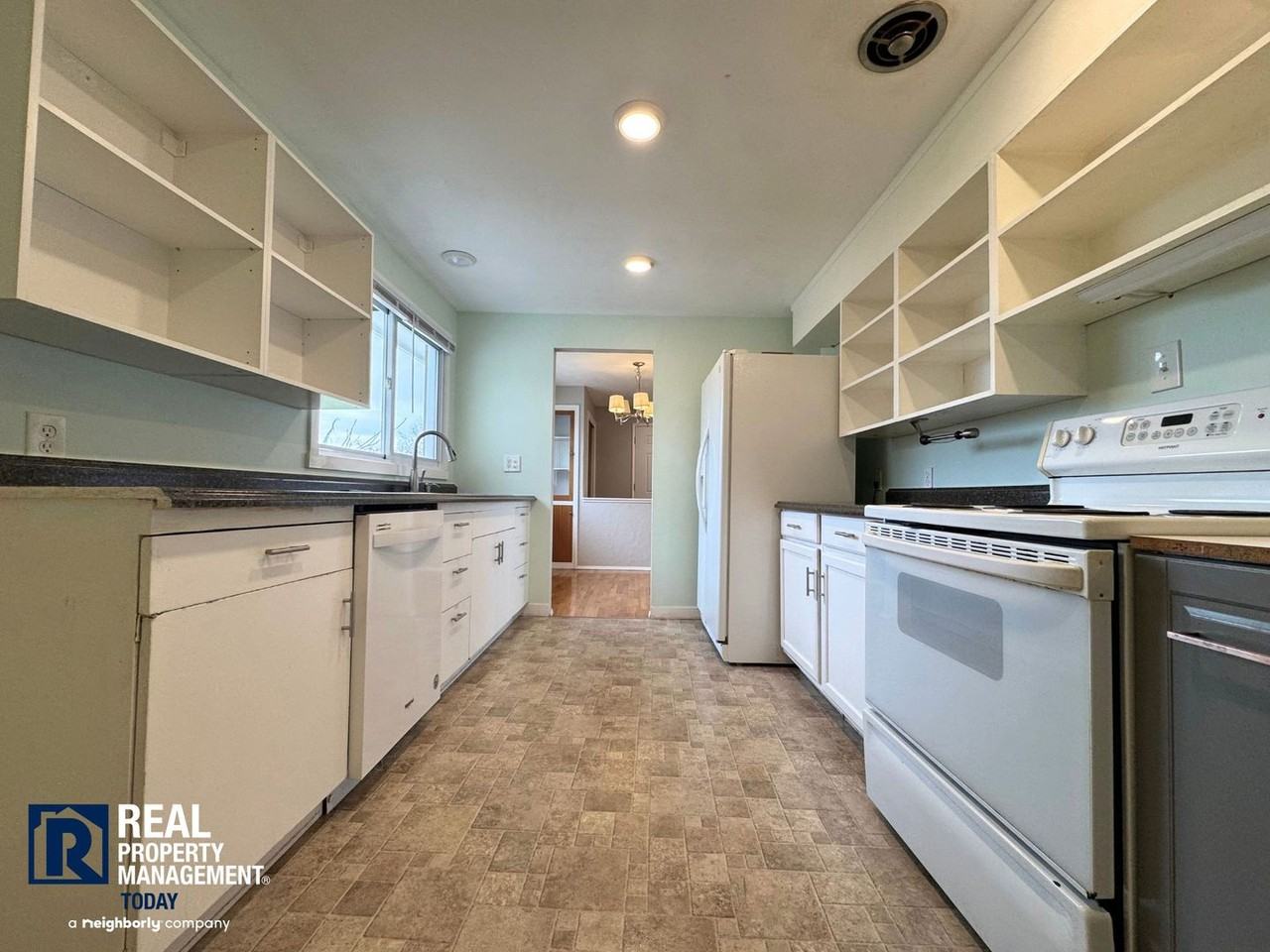 2310 N Shirley St - Photo 7 of 25