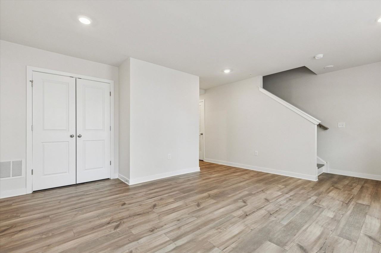 18 Anderson Dr - Photo 3 of 30