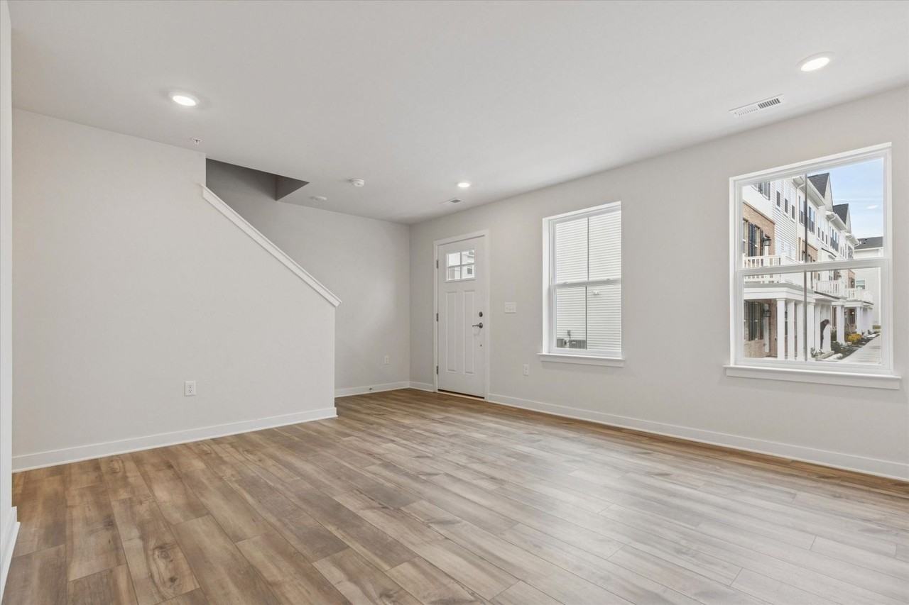 18 Anderson Dr - Photo 4 of 30