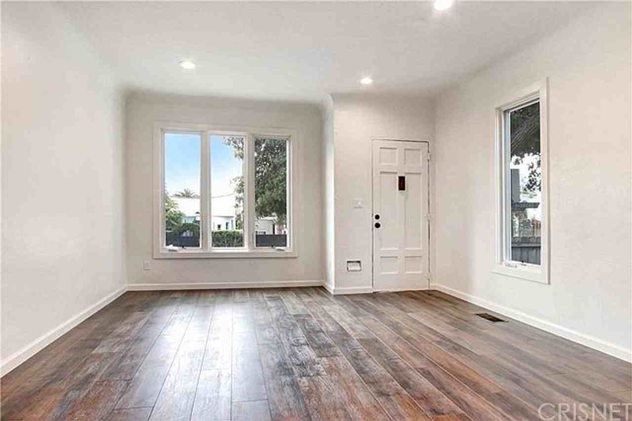 8975 Dicks St - Photo 7 of 27